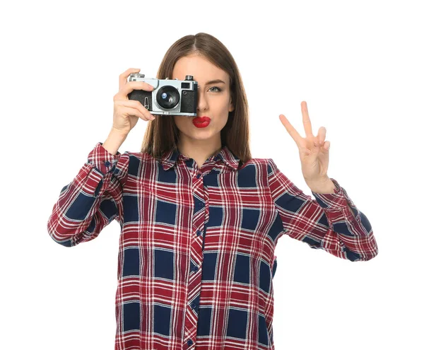 Jovem fotógrafa no fundo branco — Fotografia de Stock