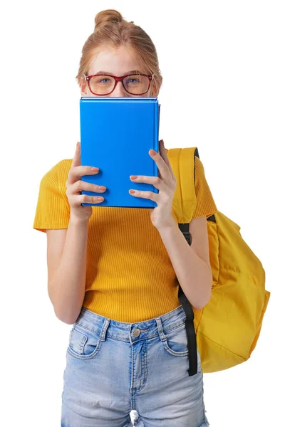 Мила дівчина-підліток з книгами на білому тлі — стокове фото