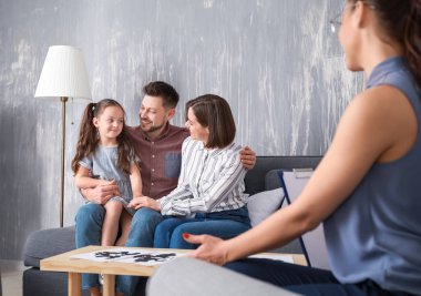 Ofiste aile misafiri psikolog