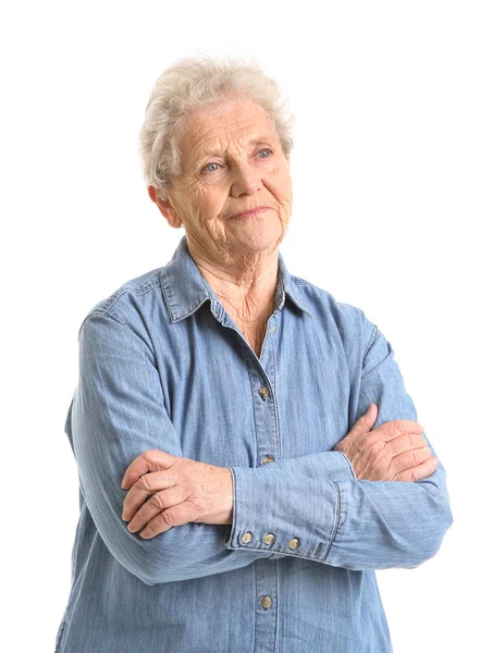 Retrato de mulher idosa no fundo branco — Fotografia de Stock