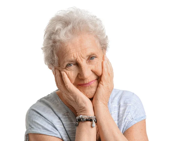 Porträt einer Seniorin auf weißem Hintergrund — Stockfoto