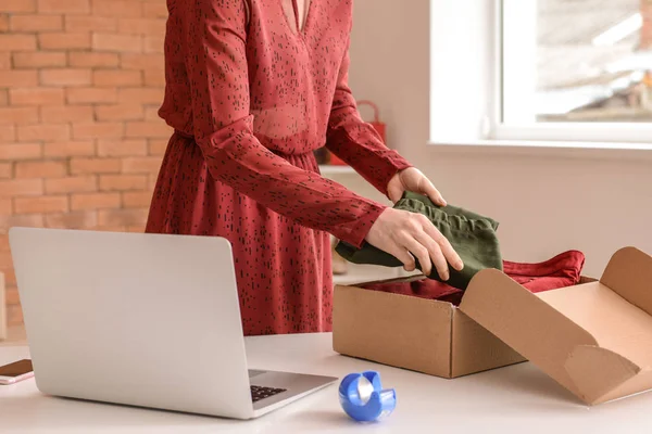 Female owner of online shopping site preparing order for client — Stock Photo, Image