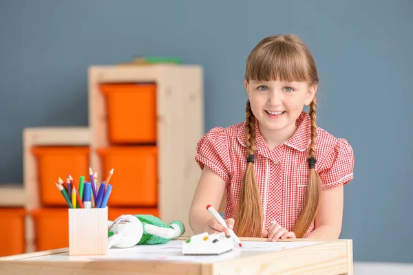 Cute little girl drawing at home — Stock Photo, Image