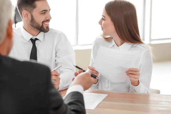 Couple meeting with notary public in office — Stock Photo, Image