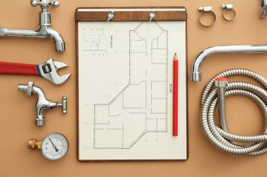 Renk arka plan üzerinde ev planı ile sıhhi tesisat öğeleri kümesi