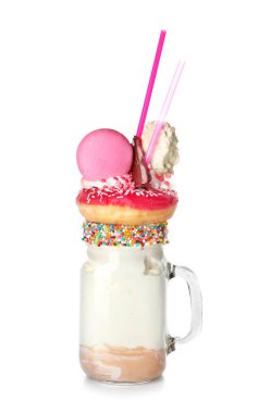 Beyaz arka planda lezzetli Freak Shake