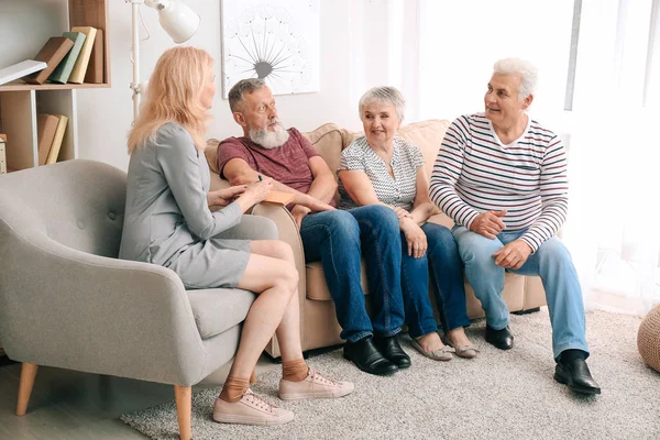 Happy senior people spending time together in nursing home — Stock Photo, Image