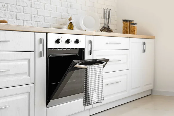 Modern oven in stylish kitchen — Stock Photo, Image