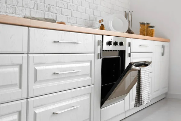 Modern oven in stylish kitchen — Stock Photo, Image