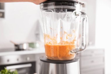 Blender lezzetli krema çorbası pişirme