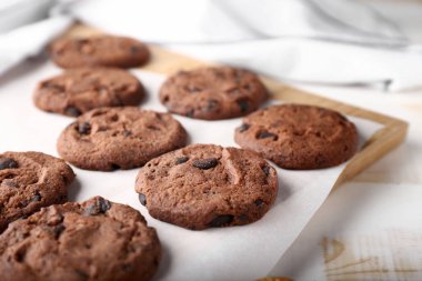 Hafif masada lezzetli çikolata kurabiye