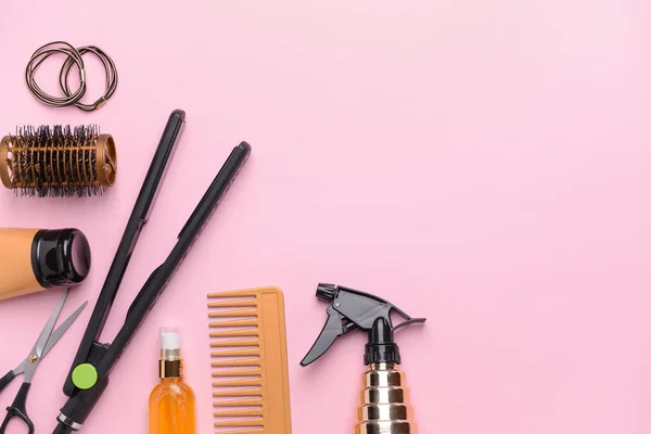 Set of hairdresser tools and accessories on color background — Stock Photo, Image