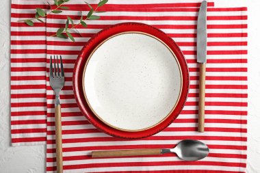 Beyaz arkaplanda güzel tablo ayarı