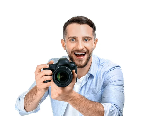 Knappe mannelijke fotograaf op witte achtergrond — Stockfoto