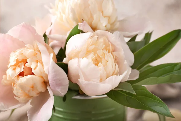 Buquê de belas flores de peônia, close-up — Fotografia de Stock