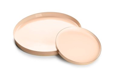 Beyaz arkaplanda temiz plakalar