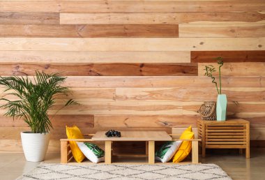 Ahşap duvarlı modern odanın iç