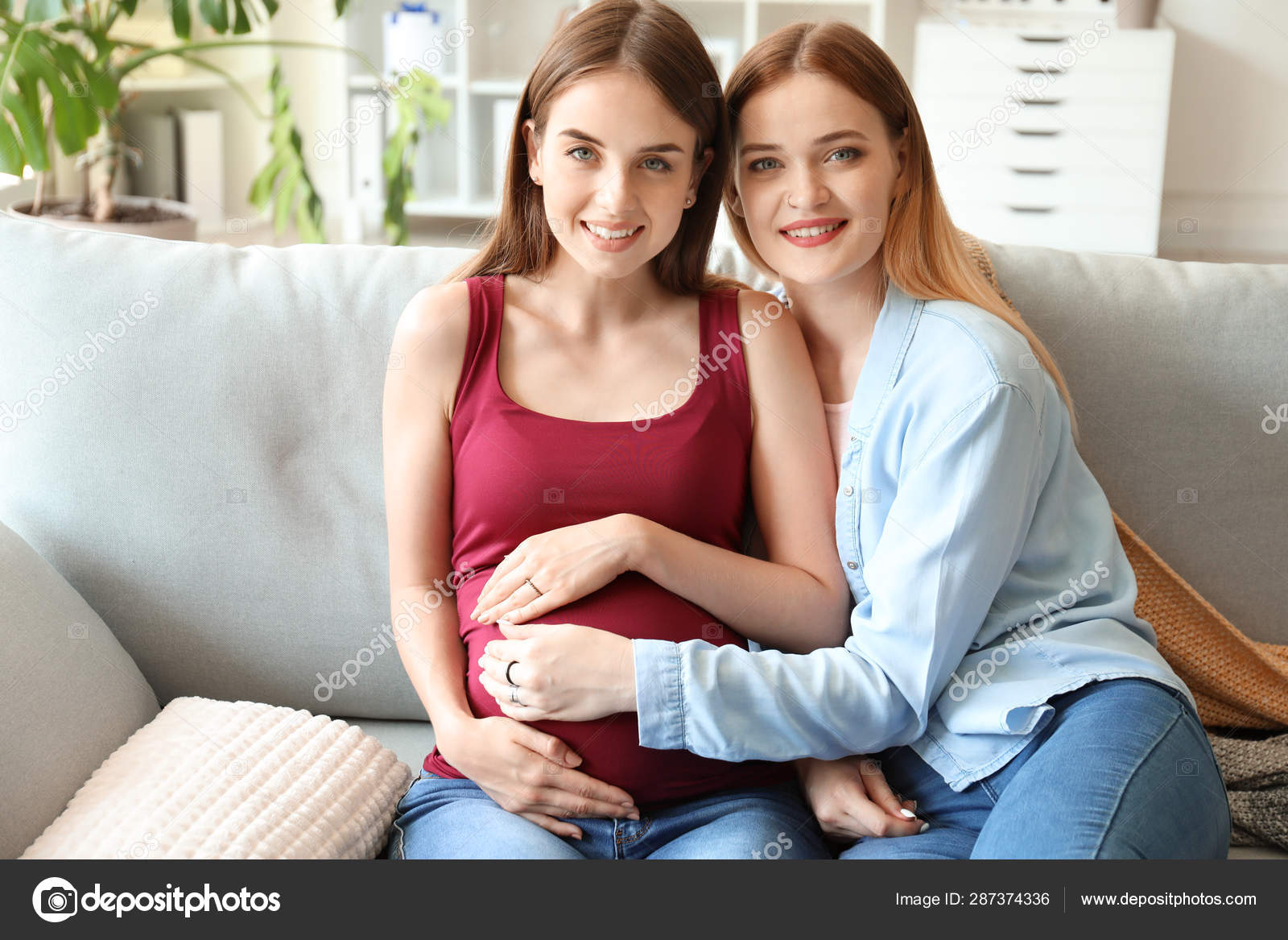 Pregnant Girl Goes Lesbian