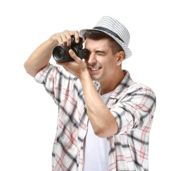 Beyaz arka planda erkek fotoğrafçı