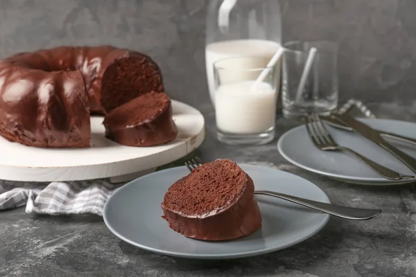 Tasty chocolate cake on table — Stock Photo, Image