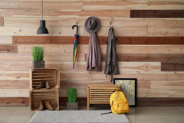 Modern salonun iç mimarisi.