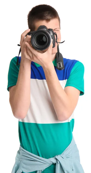 Adolescente chico con cámara de fotos sobre fondo blanco — Foto de Stock