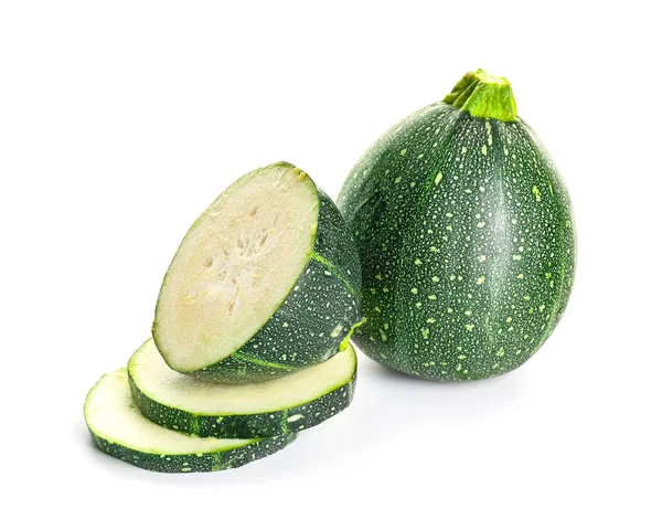 Zucchine fresche zucche su sfondo bianco — Foto Stock