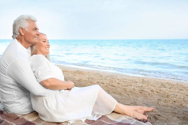 Happy mature couple at sea resort — Stock Photo, Image