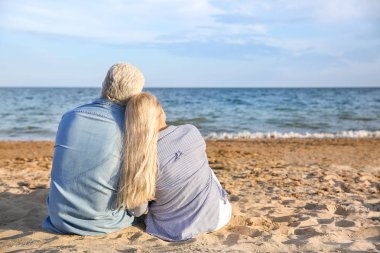 Deniz Resort mutlu olgun çift