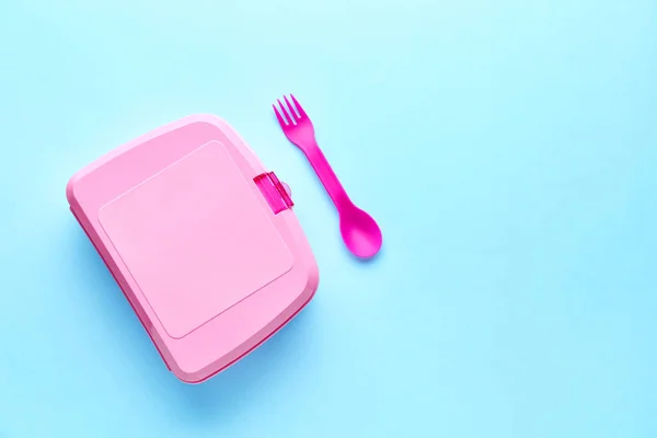 Caja de almuerzo de plástico sobre fondo de color —  Fotos de Stock
