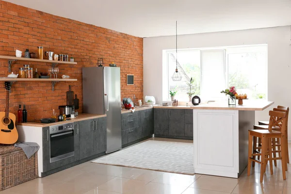 Interior da cozinha moderna confortável — Fotografia de Stock