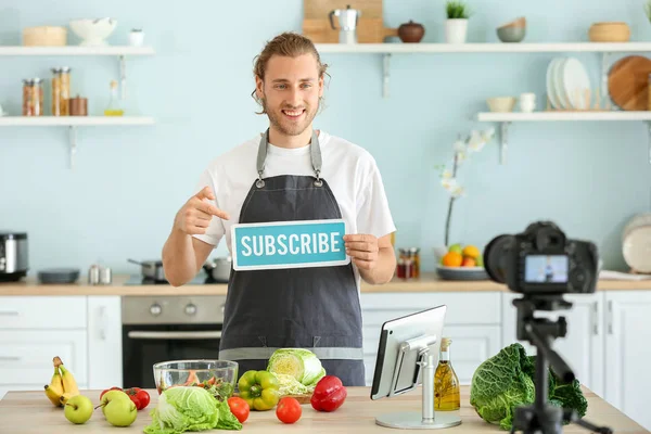 Food-Bloggerin nimmt Video zu Hause auf — Stockfoto