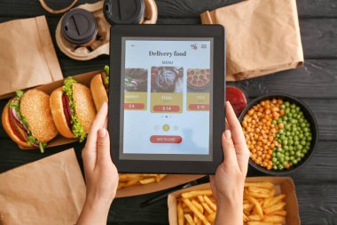 Tablet bilgisayar sipariş gıda online ile Kadın