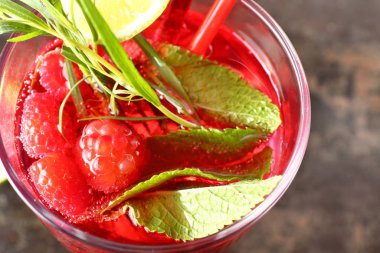 Lezzetli yaz kokteyli, closeup bir bardak