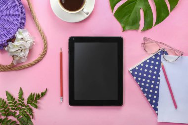 Çiçekçi işyerinde tablet bilgisayar