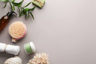 Işık arkaplanındaki güzel spa kompozisyonu