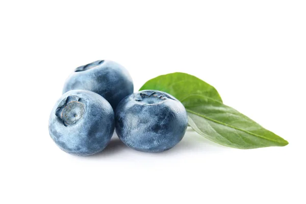 Érett blueberry fehér háttér — Stock Fotó