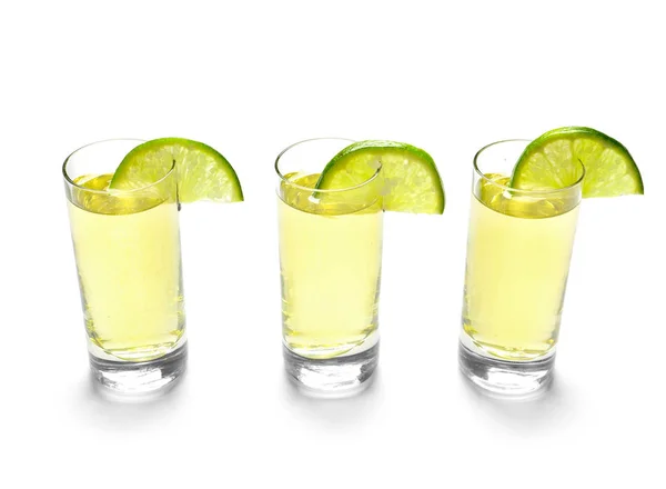 Coups de tequila sur fond blanc — Photo
