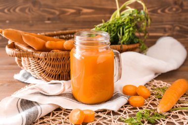 Masada lezzetli havuç suyu Mason kavanoz