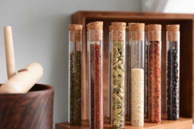 Tüplerde baharat çeşitleri