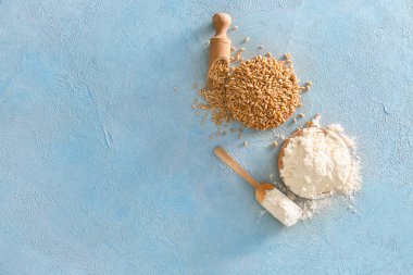 Renkli arka planda taneli buğday unu