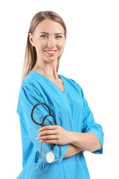 Kvinnelig sykepleier med stetoskop på hvit bakgrunn – stockfoto