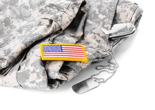 白い背景にアメリカ軍の制服、クローズアップ — ストック写真
