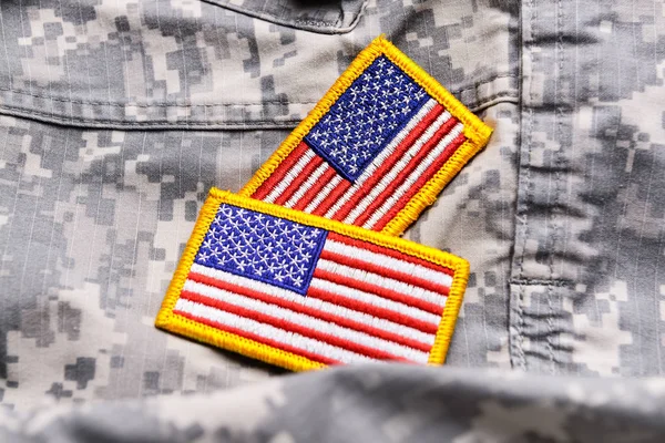 Chevrons con la bandera de los E.E.U.U. en uniforme militar, primer plano — Foto de Stock