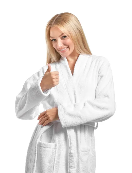 Mulher bonita em roupão de banho no fundo branco — Fotografia de Stock