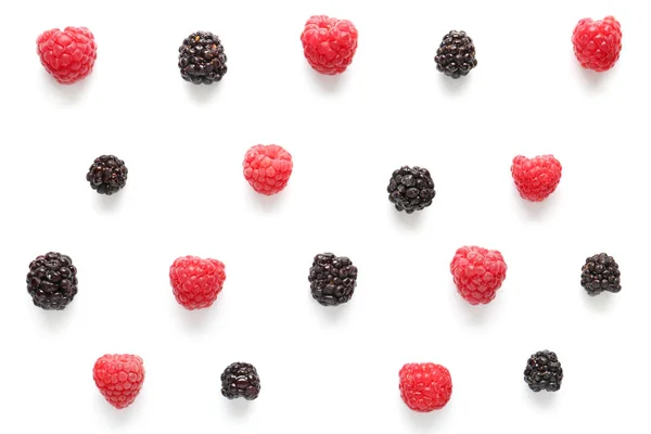 Ripe raspberry and blackberry on white background — Stock Photo, Image