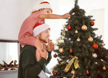 mutlu baba ve kız Noel ağacı ev dekorasyon