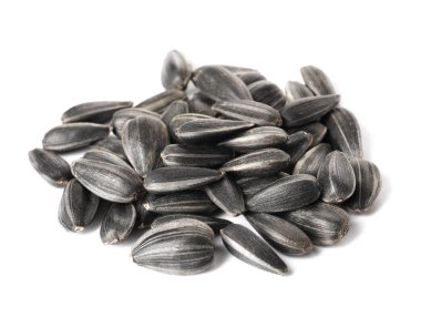 Beyaz arkaplanda ayçiçeği tohumları