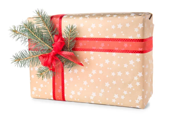 白色背景的漂亮圣诞礼品盒 — 图库照片