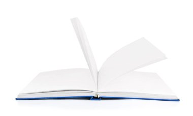 Beyaz arkaplan üzerine kitap aç